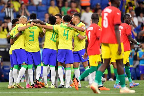 brasil guiné - jogo brasil e uruguai